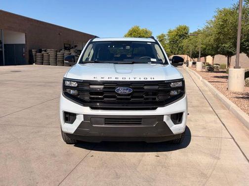Space Silver Metallic 2025 Ford Expedition Max Active 4x4