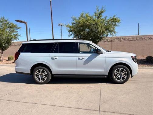 Space Silver Metallic 2025 Ford Expedition Max Active 4x4