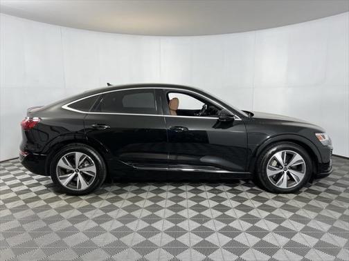 2024 Audi Q8 e-tron Premium Plus