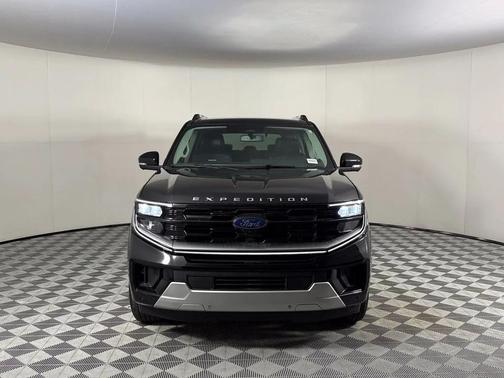 Agate Black Metallic 2025 Ford Expedition Platinum