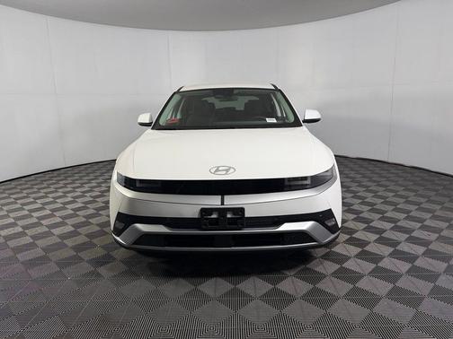Atlas White 2026 Hyundai IONIQ 5 SE