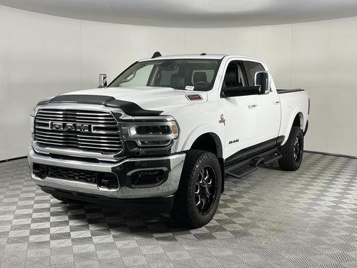 2022 RAM 2500 Laramie Crew Cab 4x4 6'4' Box