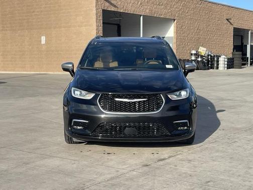 2022 Chrysler Pacifica L