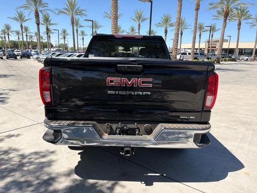 Onyx Black 2023 GMC Sierra 1500 SLE