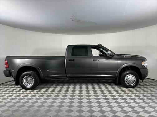 2022 RAM 3500 Laramie Crew Cab 4x4 8' Box