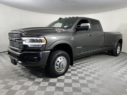 2022 RAM 3500 Laramie Crew Cab 4x4 8' Box