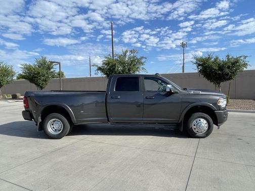 2022 RAM 3500 Laramie Crew Cab 4x4 8' Box
