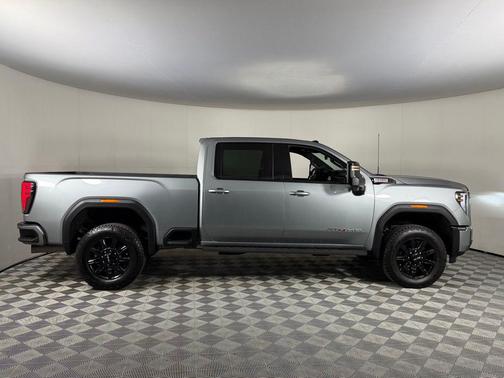 Sterling Metallic 2024 GMC Sierra 3500 AT4