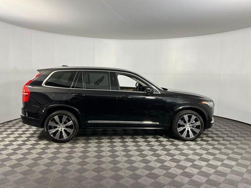2024 Volvo XC90 B5 Plus Bright Theme