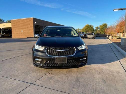 2023 Chrysler Pacifica Hybrid Limited
