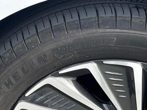 2023 Hyundai SONATA Hybrid SE