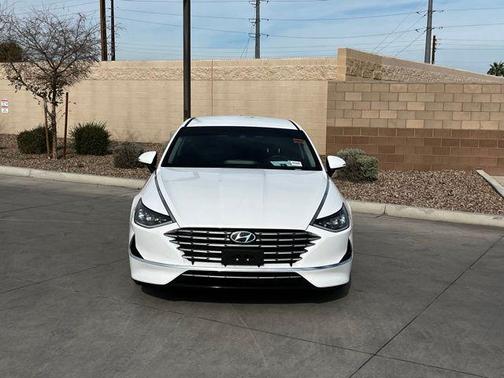 2023 Hyundai SONATA Hybrid SE