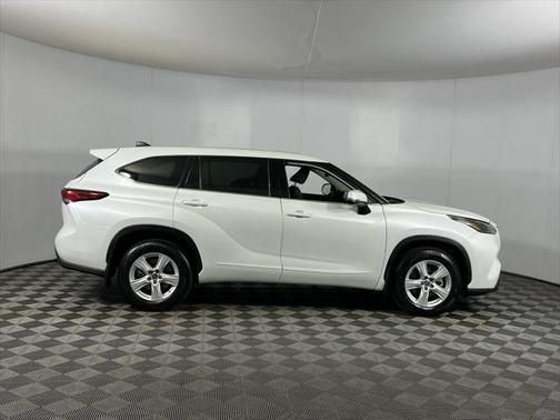 2022 Toyota Highlander L