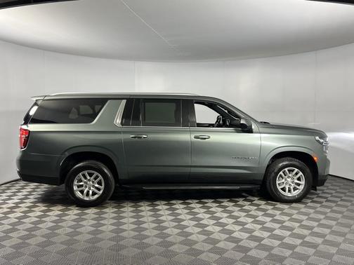 2024 Chevrolet Suburban LT