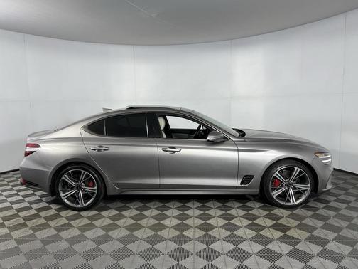 2024 Genesis G70 2.5T RWD