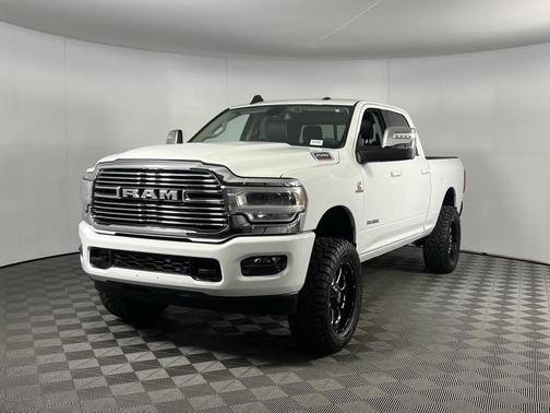 2024 RAM 2500 Laramie Crew Cab 4x4 6'4' Box