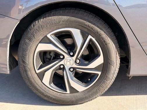 Lunar Silver Metallic 2017 Honda Accord LX