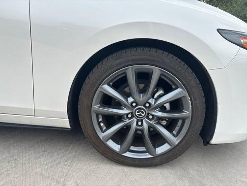 Snowflake White Pearl Mica 2019 Mazda Mazda3 FWD w/Preferred Package