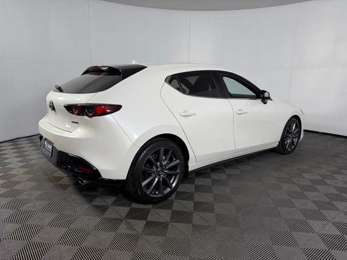 Snowflake White Pearl Mica 2019 Mazda Mazda3 FWD w/Preferred Package