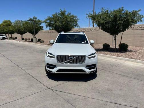 Crystal White Pearl 2017 Volvo XC90 Hybrid T8 Inscription