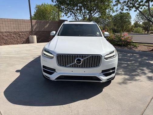 Crystal White Pearl 2017 Volvo XC90 Hybrid T8 Inscription