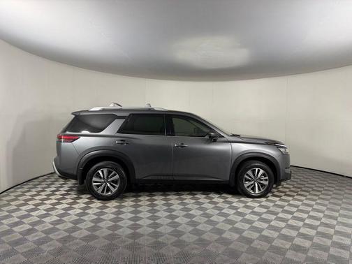 Gun Metallic 2023 Nissan Pathfinder SL FWD