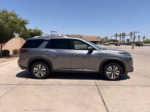 Gun Metallic 2023 Nissan Pathfinder SL FWD