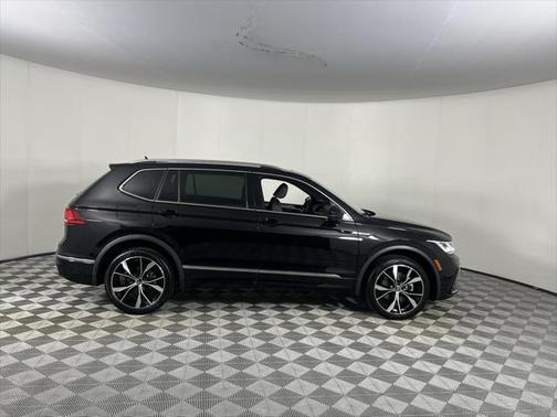 2024 Volkswagen Tiguan 2.0T SEL R-Line 4MOTION