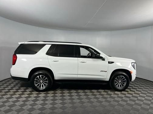 2023 GMC Yukon 4WD AT4