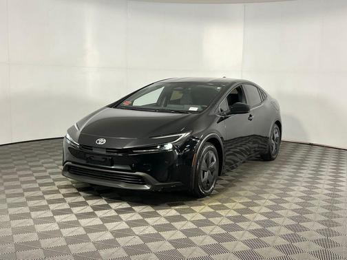 2025 Toyota Prius LE