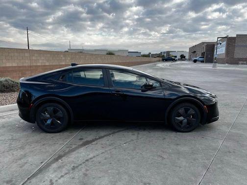 2025 Toyota Prius LE