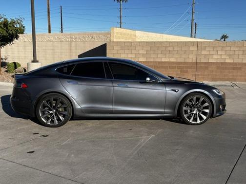 2021 Tesla Model S Long Range