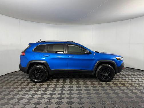 Hydro Blue Pearlcoat 2019 Jeep Cherokee Trailhawk