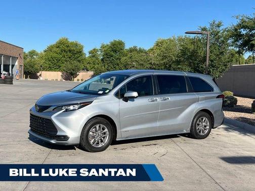 Celestial Silver Metallic 2021 Toyota Sienna LE