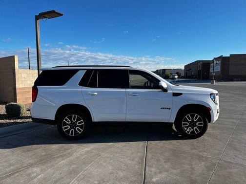 2024 GMC Yukon 4WD AT4
