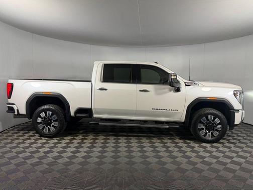 White Frost 2025 GMC Sierra 3500 Denali