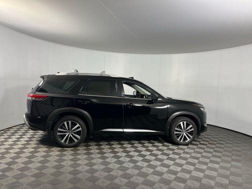 2023 Nissan Pathfinder Platinum 4WD