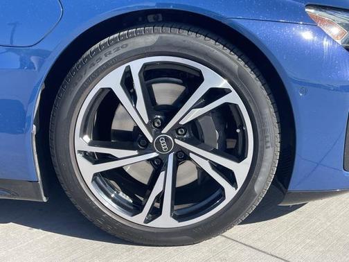 2022 Audi e-tron GT Prestige