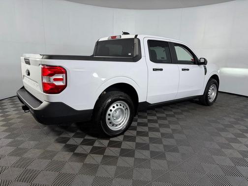 Oxford White 2025 Ford Maverick XLT