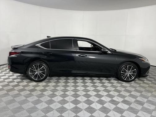 2024 Lexus ES 300h Base