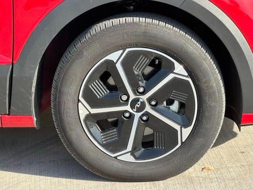 Runway Red 2025 Kia Niro LX