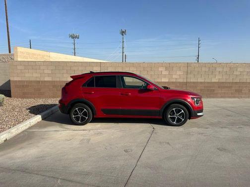 Runway Red 2025 Kia Niro LX