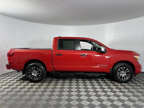 2024 Nissan Titan SV