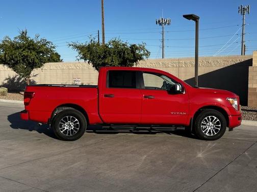 2024 Nissan Titan SV