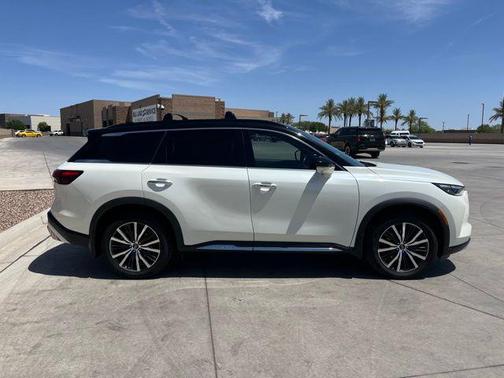 Majestic White/Black Obsidian 2022 INFINITI QX60 AUTOGRAPH