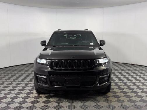 Diamond Black Crystal Pearlcoat 2025 Jeep Grand Cherokee L Limited