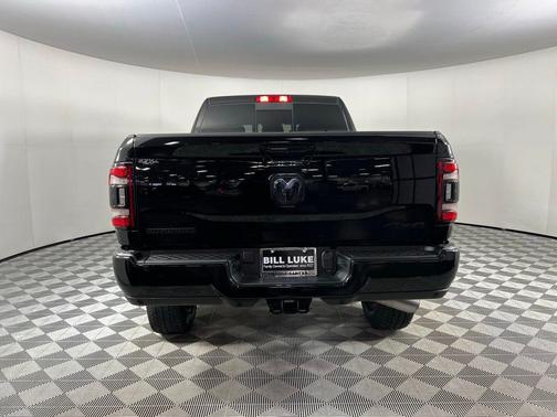 2022 RAM 2500 Big Horn Mega Cab 4x4 6'4'' Box