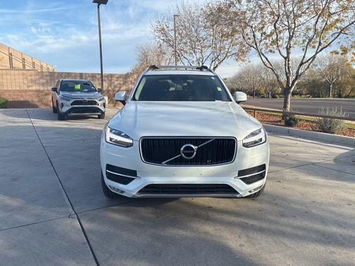 2019 Volvo XC90 T6 Momentum
