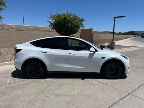 Pearl White Multi-Coat 2021 Tesla Model Y Long Range Dual Motor All-Wheel Drive