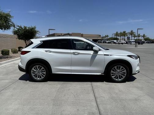 2023 INFINITI QX50 LUXE